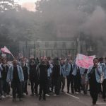 Sejumlah mahasiswa Unisba sedang melakukan aksi penolakan kenaikan harga BBM di depan Gedung DPRD Jawa Barat Jalan Dipenogoro No.27 pada Selasa (13/09).