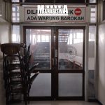 Suasana Kantin Barokah yang dikelola Koperasi Dosen dan Karyawan (Kopdoskar) Universitas Islam Bandung (Unisba) di Jalan Tamansari No. 1, Kota Bandung, tampak lengang setelah operasional dihentikan sementara untuk proses revitalisasi pada Senin, (27/7).