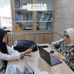Potret Ketua PKM Zero Waste saat memberikan keterangan dalam sesi wawancara pada Rabu, (24/6).   (Foto: Violetta Kahyang Lestari Fauzi/SM).