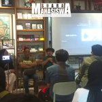 Suasana konferensi pers bertajuk "Mengorbankan Air Rakyat Demi Server AI" di Perpustakaan Bunga di Tembok, Jl Pasirluyu Timur, Kota Bandung pada Selasa, (13/10).   (Foto: Wiam Fadlul Rahman/SM).
